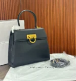 Le sac à main Salvatore Ferragamo Iconic Top Handle – Image 6