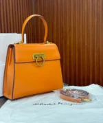 Le sac à main Salvatore Ferragamo Iconic Top Handle