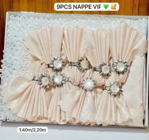 Ensemble de nappes et serviettes 9 pièces, Sublimez votre table avec notre ensemble nappe et serviettes de luxe