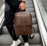 Sac à dos en simili cuir, Style vintage, praticité moderne, Parfait pour le quotidien et les voyages, Grand format, nombreux compartiments, Un compagnon idéal pour le travail ou les loisirs – Image 6