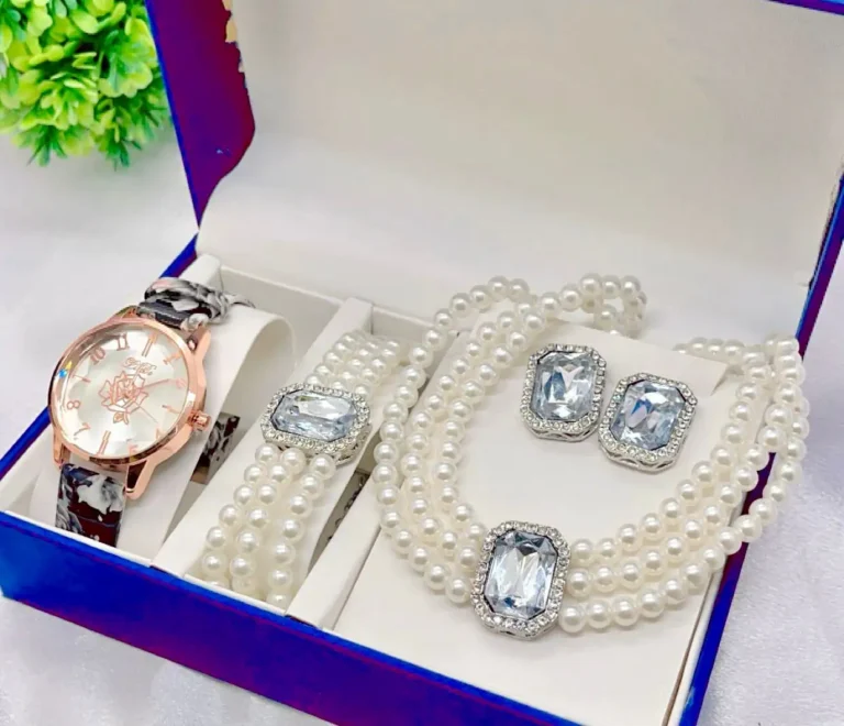 Coffret bijou femme, Montre et bijoux assortis, Perles et strass, Cadeau idéal, Élégance intemporelle, Ensemble bijou luxe, Montre bracelet, Collier perles, Boucles d'oreilles – Image 3