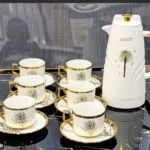 Ensemble de 13 Pièces, tasses à café en porcelaine avec soucoupes et détails dorés, Acar Haven Gold Yaldiz 6 Kişilik 90 ml Porselen Kahve Fincani Takımı, Design élégant et luxueux, Idéal pour le café, le thé et autres boissons chaudes, Parfait pour la maison, les réceptions et les cadeaux