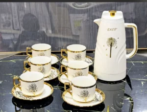 Ensemble de 13 Pièces, tasses à café en porcelaine avec soucoupes et détails dorés, Acar Haven Gold Yaldiz 6 Kişilik 90 ml Porselen Kahve Fincani Takımı, Design élégant et luxueux, Idéal pour le café, le thé et autres boissons chaudes, Parfait pour la maison, les réceptions et les cadeaux